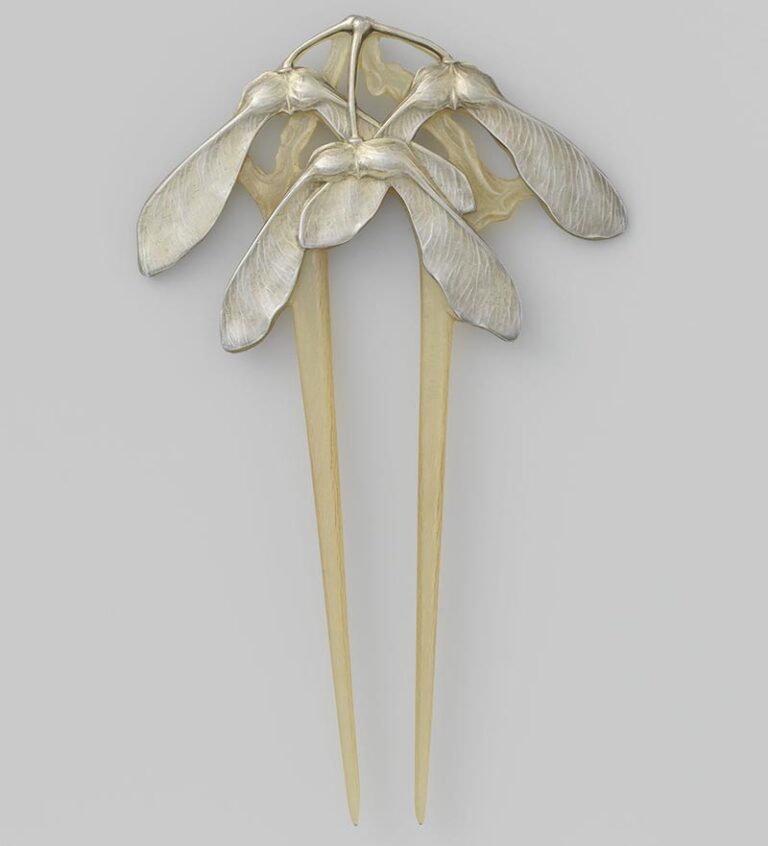 Rachat de bijoux anciens, Antic Boterf, peigne à cheveux de style Art nouveau en argent doré et corne, début 20ème